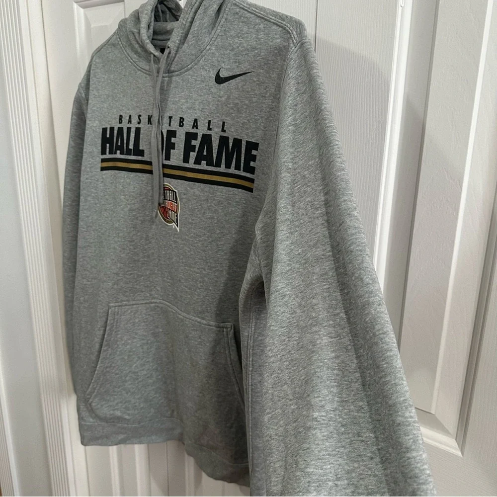 Nike Basketball Hall of Fame Hoodie - Picture 3 of 8